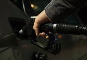 Ceny paliw spadają, alarm odwołany